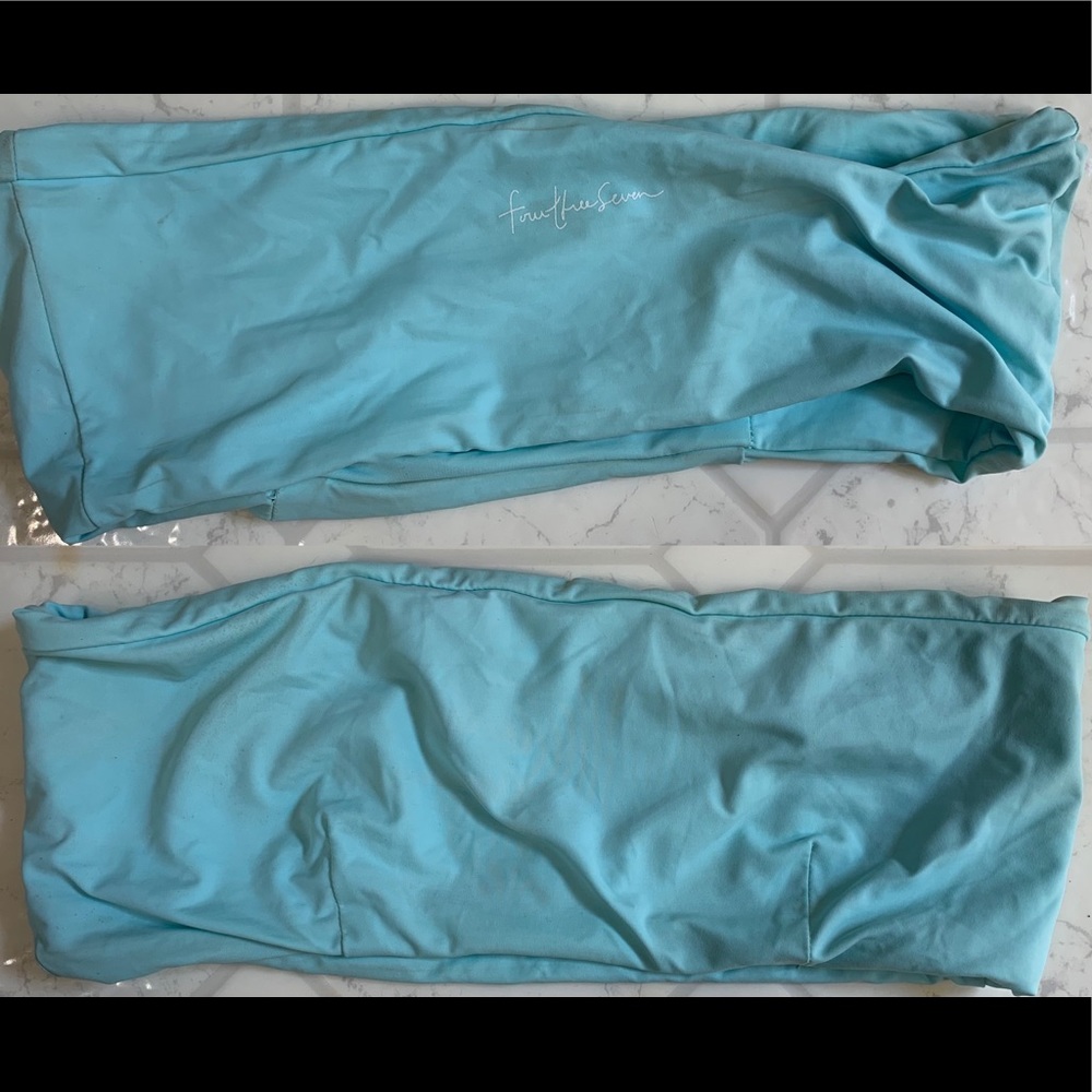 437 “Aubrey” swim top - cyan- M